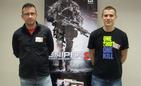 Od lewej Mariusz Zelmański i  Marcin Kryszpin z CI Games. Fot. Adam Cyło