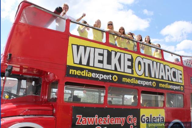 Ten autobus będzie dowoził w przyszłym tygodniu chętnych na zakupy w Media Expert w Stalowej Woli. Fot. Archiwum