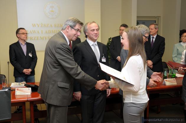 Prof. Andrzej Zoll wręcz nagrody