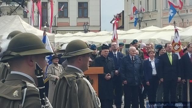 Święto Flagi Rzeczpospolitej Polskiej na rzeszowskim Rynku