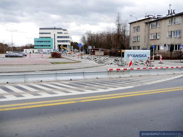 Budowa ronda na Ofiar Katynia i Kwiatkowskiego w Stalowej Woli