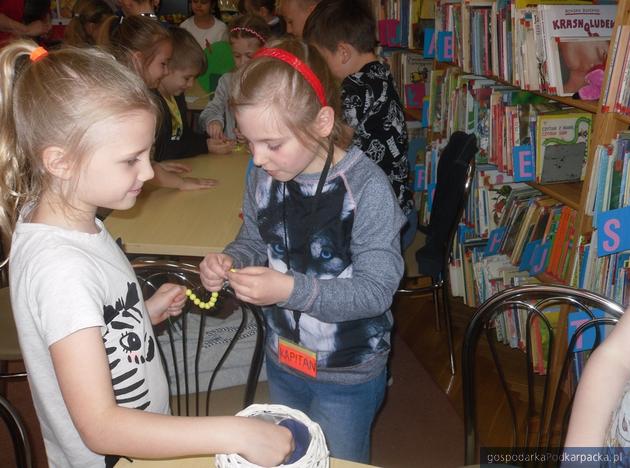 Konkurs czytelniczy Zabawy z Karolcią w bibliotece