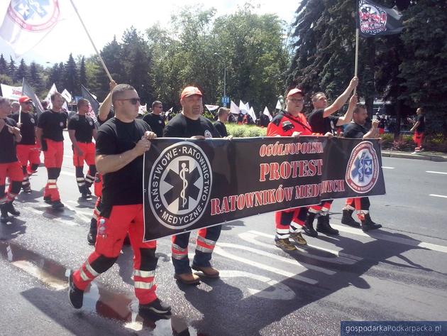 Protest ratowników medycznych w Rzeszowie