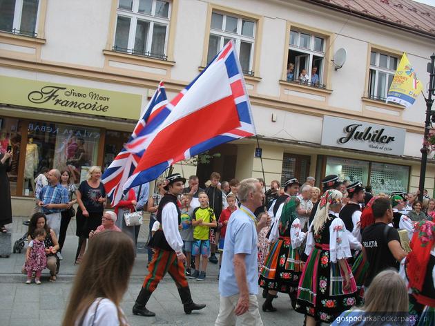 Korowód polonijnych zespołów folklorystycznych w Rzeszowie