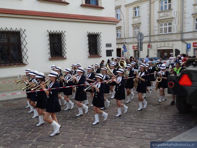 Kulturalia 2018 - juwenalia Uniwersytetu Rzeszowskiego. Zdjęcia z korowodu