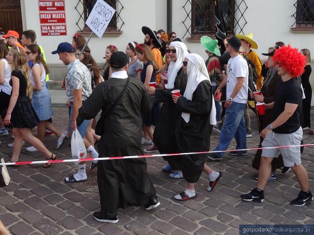 Kulturalia 2018 - juwenalia Uniwersytetu Rzeszowskiego. Zdjęcia z korowodu