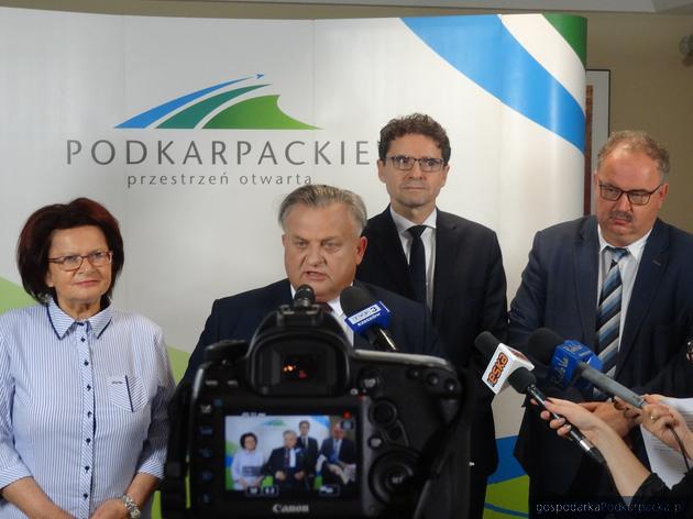 Od lewej Maria Kurowska, Stanisław Kruczek, Bogdan Romaniuk i Piotr Pilch. Fot. Adam Cyło