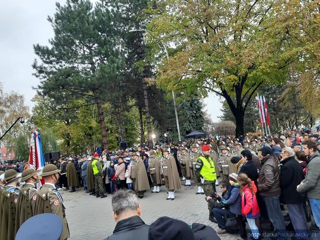 Oficjalnie odsłonięcie pomnika Józefa Piłsudskiego w Rzeszowie