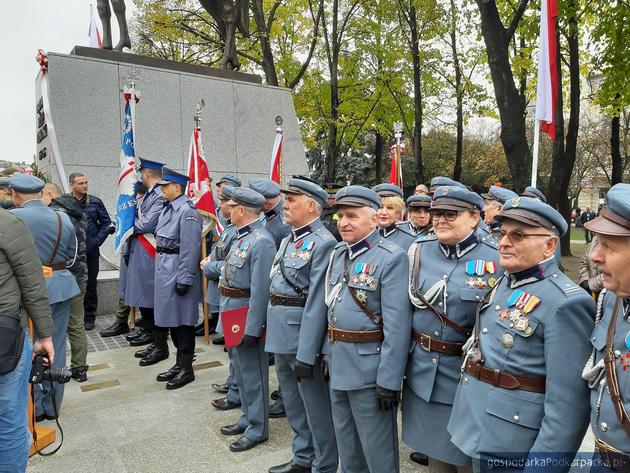 Oficjalnie odsłonięcie pomnika Józefa Piłsudskiego w Rzeszowie