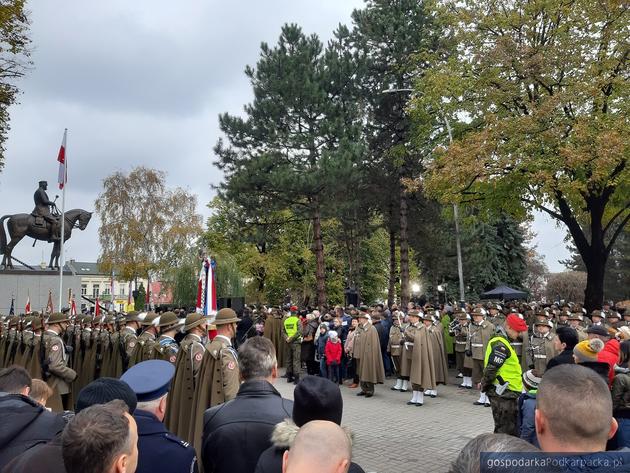 Oficjalnie odsłonięcie pomnika Józefa Piłsudskiego w Rzeszowie