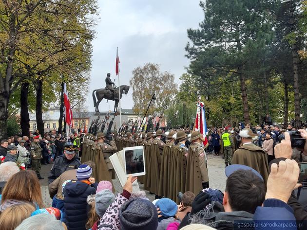 Oficjalnie odsłonięcie pomnika Józefa Piłsudskiego w Rzeszowie