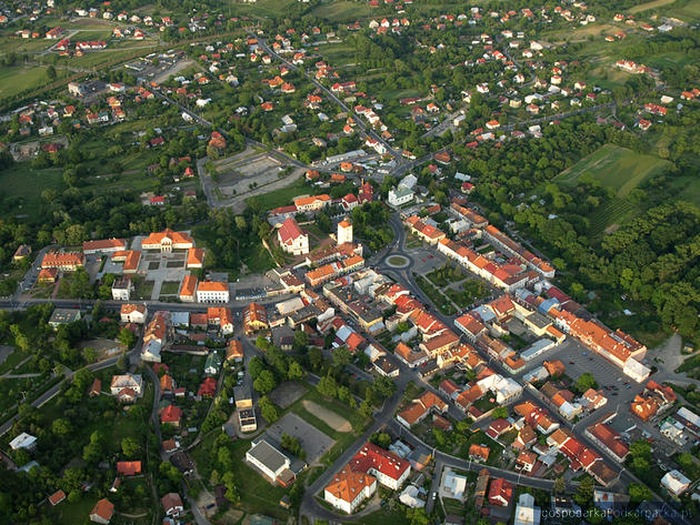 Leżajsk z widoku ptaka. Fot. miastolezajsk.pl