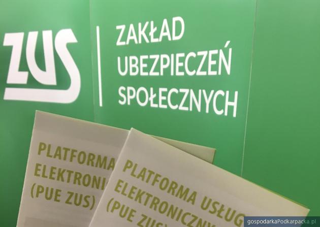 Tarcza antykryzysowa: Wnioski do ZUS tylko do końca miesiąca. I tylko elektronicznie