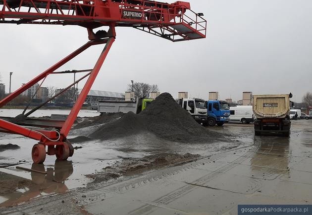 Zalew rzeszowski w całości odmuli firma Transpol Lider 