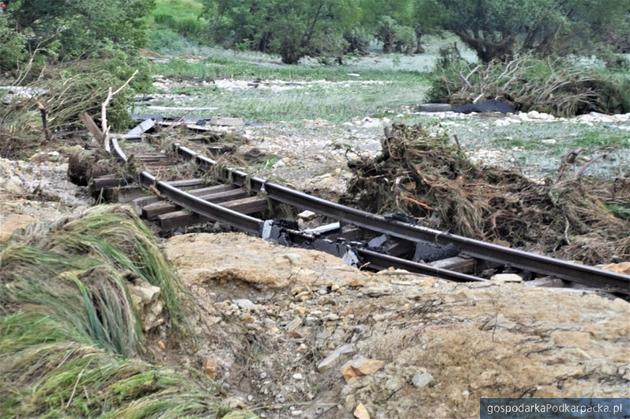 Zniszczona powodzią infrastruktura wąskotorówki Hadle Szklarskie. Fot. wuozprzemysl.pl 