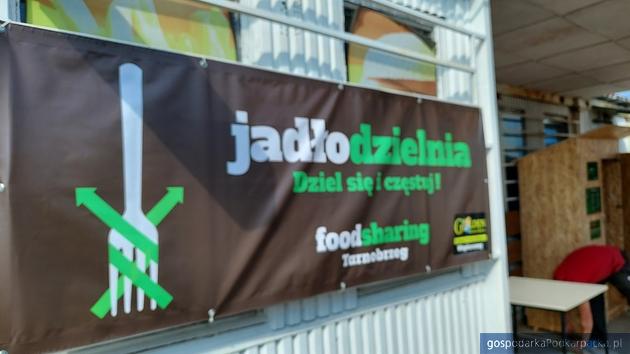 Oddawanie jedzenia zamiast wyrzucania - Jadłodzielnia w Tarnobrzegu