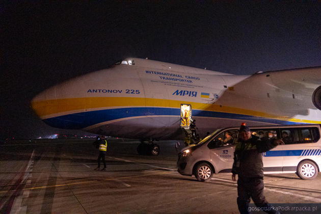 Antonow An-225 Mrija na lotnisku Rzeszów-Jasionka. Kolejne zdjęcia