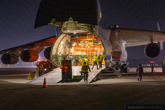 Antonow An-225 Mrija na lotnisku Rzeszów-Jasionka. Kolejne zdjęcia