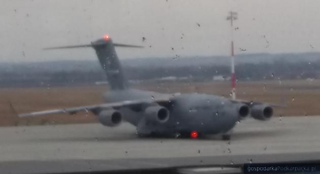 Boeing C17 Globemaster wylądował. Amerykańscy żołnierze w Jasionce. amerykańskic