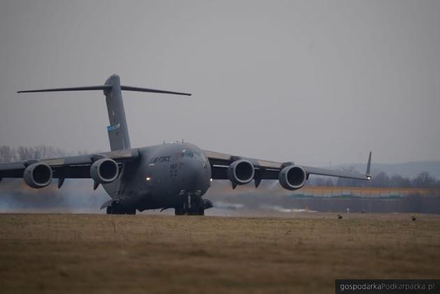 Boeing C17 Globemaster wylądował. Amerykańscy żołnierze w Jasionce. amerykańskic