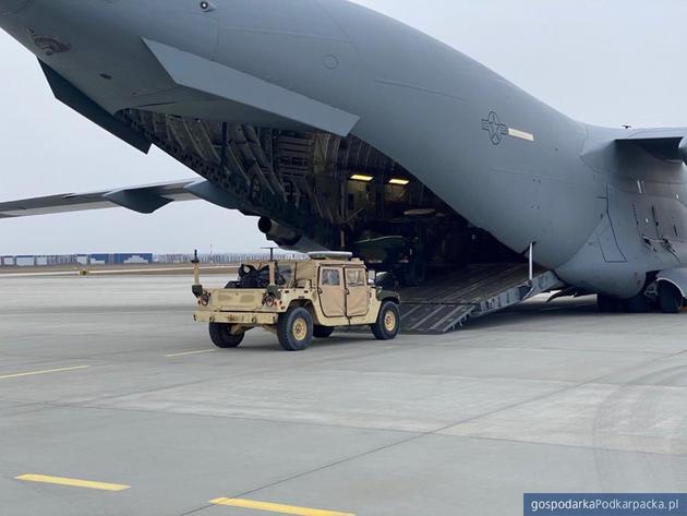 Boeing C17 Globemaster wylądował. Amerykańscy żołnierze w Jasionce. amerykańskic