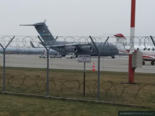 Boeing C17 Globemaster wylądował. Amerykańscy żołnierze w Jasionce. amerykańskic