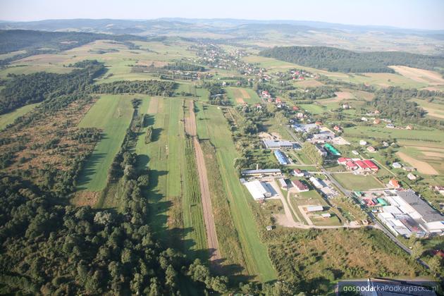 Dąbrówka z lotu ptaka. Tu mogą powstać nowe fabryki. Fot. Archiwum