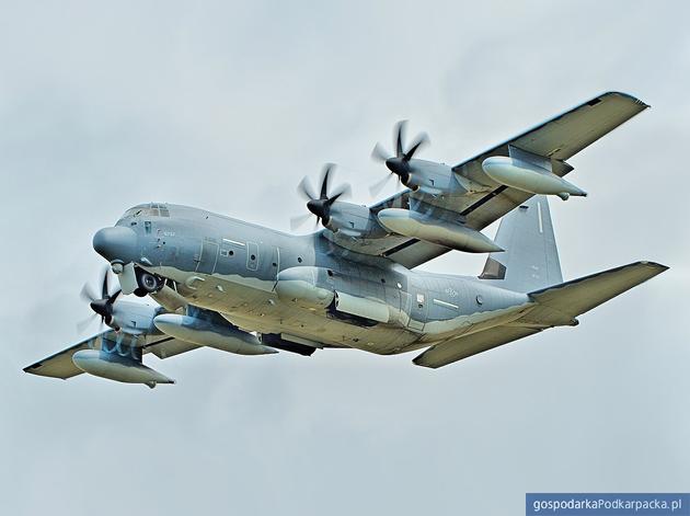 By Airwolfhound from Hertfordshire, UK - MC-130J Commando II - RIAT 2016, CC BY-SA 2.0, https://commons.wikimedia.org/w/index.php?curid=52515422