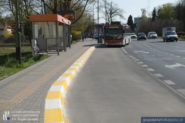 Kolejnych kilkadziesiąt nowych wiat przystankowych w Rzeszowie