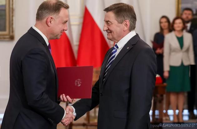 Prezydent Andrzej Duda i minister Marek Kuchciński. Fot. Przemysław Keller/prezydent.pl