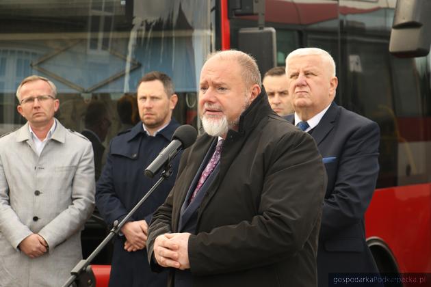 Na pierwszym planie Waldemar Paluch, burmistrz Jarosławia. Fot. Facebook