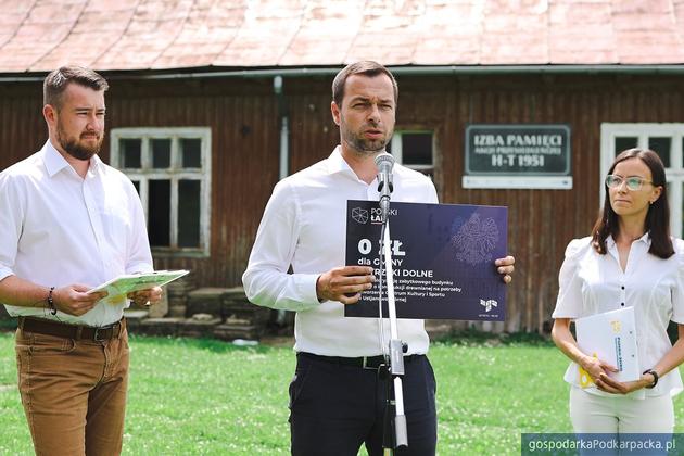 Od lewej Arkadiusz Południak, Bartosz Romowicz  Małgorzata Więch-Kettele. Fot. Adam Dardziński