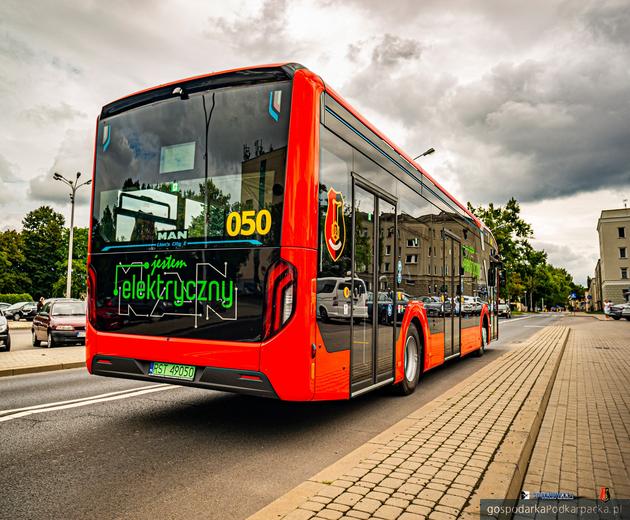 PGE Dystrybucja i NFOŚiGW podpisały umowę o dofinansowanie rozbudowy sieci elektroenergetycznej w Stalowej Woli