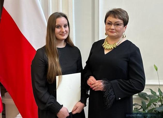 Od lewej Aleksandra Gierula i  Halina Cygan, dyrektor Zespołu Szkół Zawodowych w Dynowie