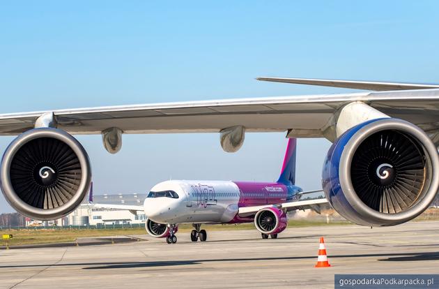 Maszyna linii Wizz Air w Jasionce. Fot. Krystian Dobrzański/Port Lotniczy Rzeszów-Jasionka im. Rodziny Ulmów