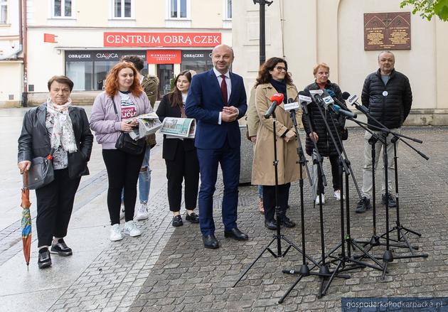 Prezydent Gdańska Aleksandra Dulkiewicz wspiera Konrada Fijołka