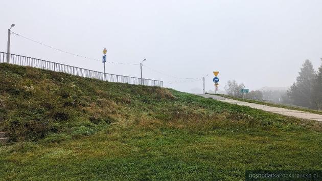 Bulwary nad Wisłokiem w Strzyżowie. Stan obecny. Fot. Urząd Miejski