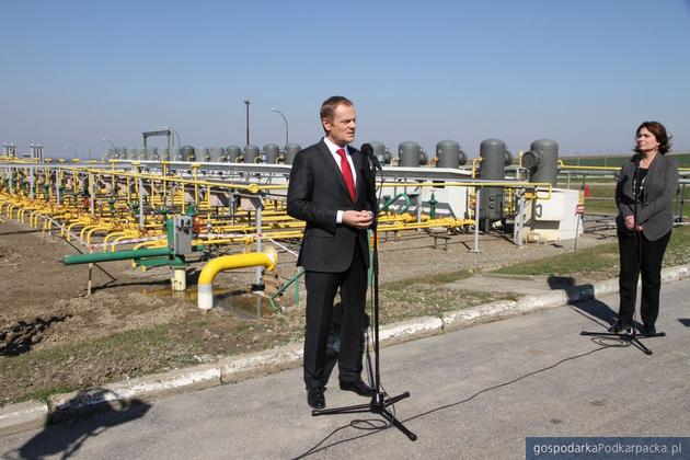 Premier Donald Tusk i Małgorzata Kidawa-Błońska podczas spotkania z dziennikarzami w Husowie. Fot. Kazimierz Gaweł