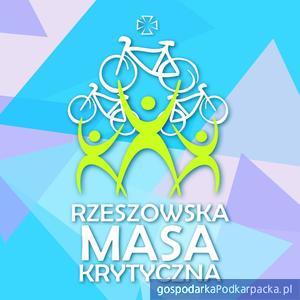 Masa Krytyczna na deptakach - przejazd rowerzystów