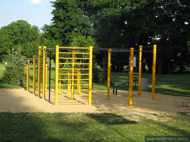 Street Workout Park Rzeszów na Bulwarach. Fot. Adam Cyło