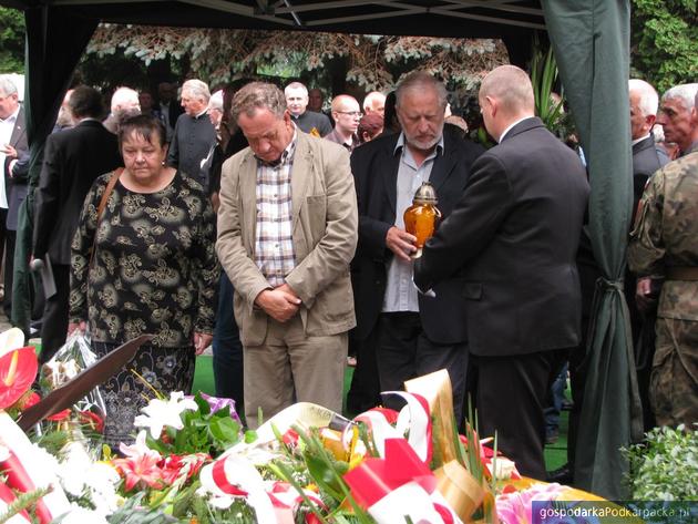 Odl lewej Jadwiga Chmielowska, działacza Solidarności Walczącej ze Śląsku i prof. Jan Draus