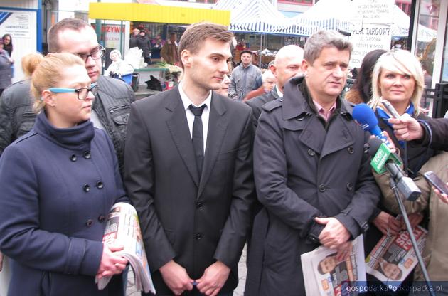 Janusz Palikot na targowisku w Rzeszowie